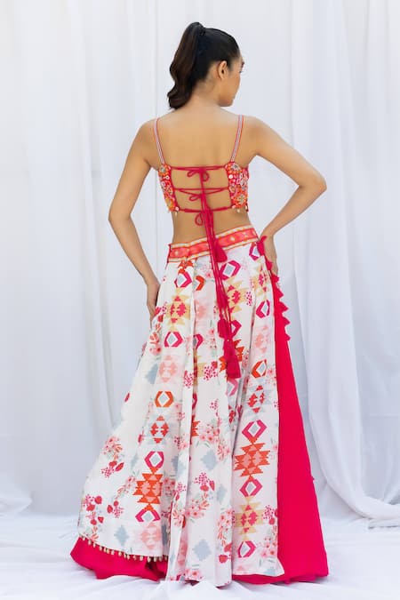 Lavina Sippy Geometric Pattern Embroidered Lehenga Set 