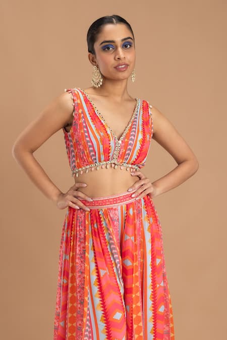 Lavina Sippy Geometric Mirror Embroidered Kurta Set 