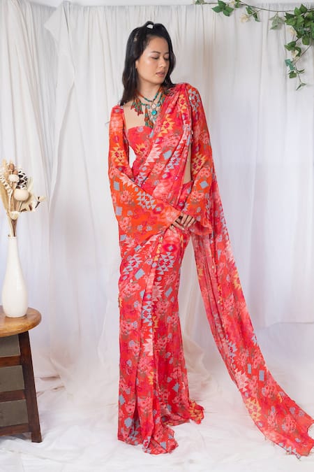 Lavina sippy Coral Geometric Print Pre-Draped Saree Set 