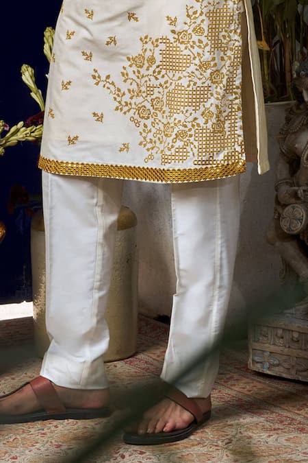 Buy_Philocaly_White Cotton, Silk Embroidery Floral Kurta And Trouser Set 