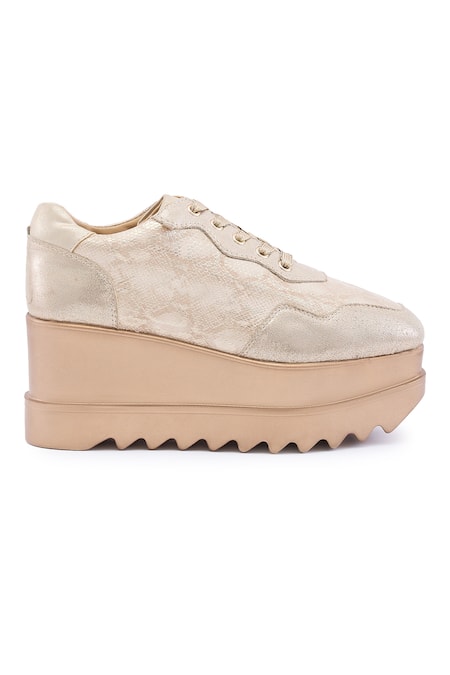 Anaar Gold Groove Signature Geometric Pattern Sneaker Wedges Online at Aza Fashions Anaar_Gold Groove Signature Geometric Pattern Sneaker Wedges _Online_at_Aza_Fashions