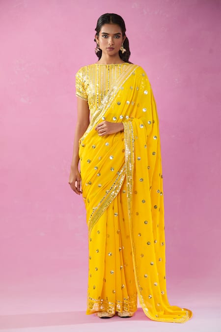 Kunwaraniritu Polka Dot Embroidered Saree With Blouse 