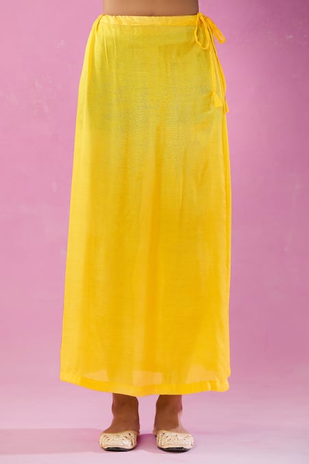 Kunwarani Ritu Yellow Georgette Sequins, Mirrors Boat Neck Embroidered Saree With Blouse at Aza Fashions Kunwarani Ritu_Yellow Georgette Sequins, Mirrors Boat Neck Embroidered Saree With Blouse _at_Aza_Fashions