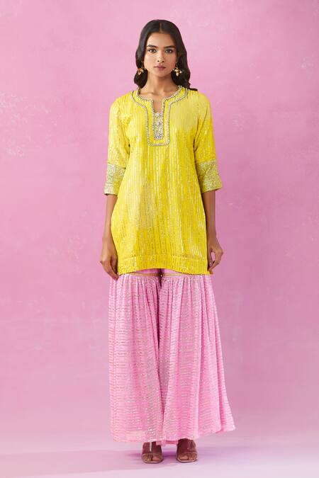 Kunwarani Ritu_Yellow Georgette Sequins Split V-neck Embellished Kurta Set _Online_at_Aza_Fashions