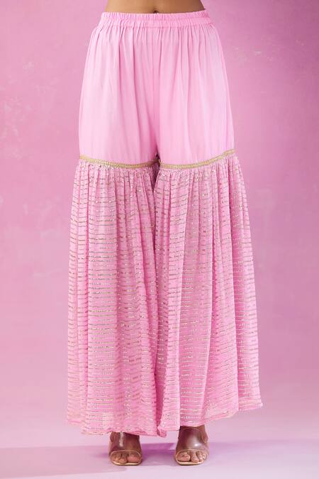 Kunwarani Ritu_Yellow Georgette Sequins Split V-neck Embellished Kurta Set _at_Aza_Fashions