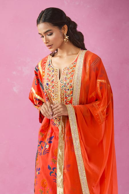 Buy_Kunwarani Ritu_Orange Cotton Gota Patti, Embroidery Split V-neck Floral Kurta Pant Set _Online_at_Aza_Fashions