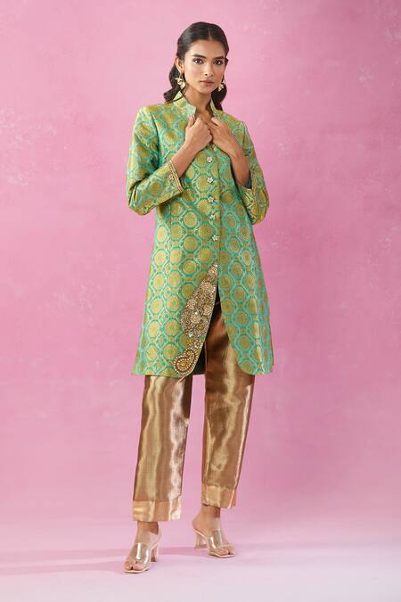 Kunwarani Ritu_Green Brocade Gota Patti Collared Floral Jacket And Pant Set _at_Aza_Fashions