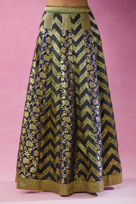 Kunwarani Ritu_Black Brocade, Silk, Chiffon Sequins, Floral Banarasi Pattern Lehenga Set _at_Aza_Fashions