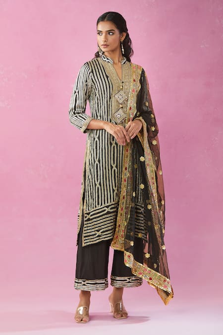 Buy_Kunwarani Ritu_Black Georgette Embroidery Collared Geometric Gota Patti Kurta Pant Set _Online_at_Aza_Fashions