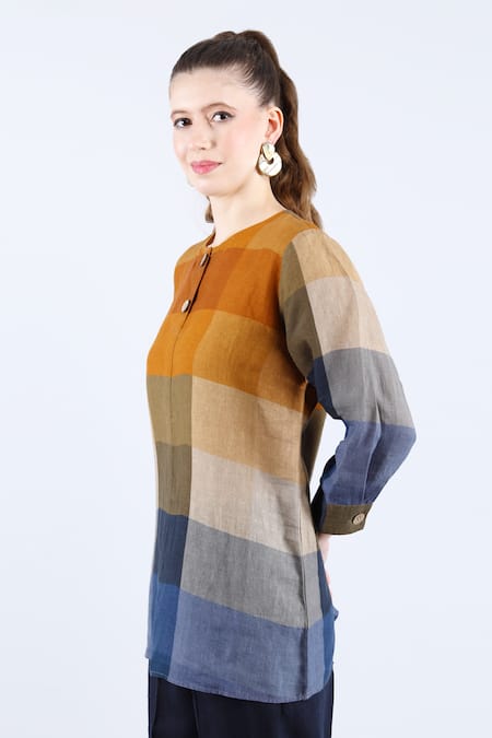 Linen Bloom_Multi Color Linen Round Neck Multicolored Gradient Checkered Tunic _at_Aza_Fashions