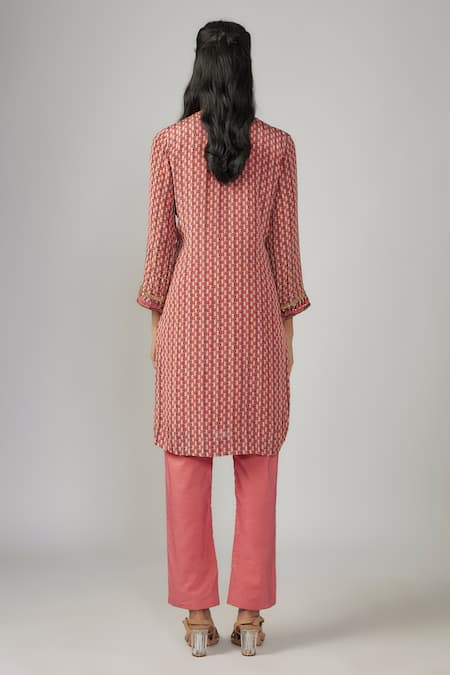 Sandhya Shah Pink Mirror Embroidered Kurta Set 