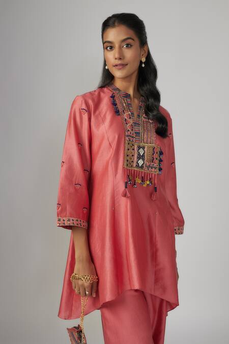Sandhya Shah_Pink Chanderi Sequins, Beads, Embroidery Collared Tunic And Pant Set _Online_at_Aza_Fashions