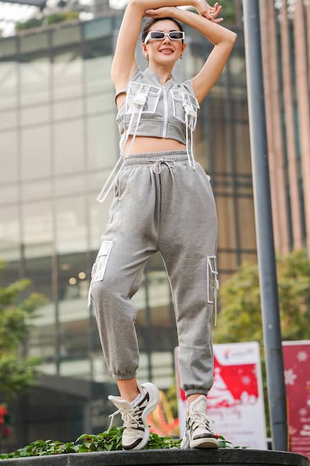 Buy_The Episode_Black Fleece 52% Cotton And 48% Polyester Buckle Detailing Vest & Joggers Set 