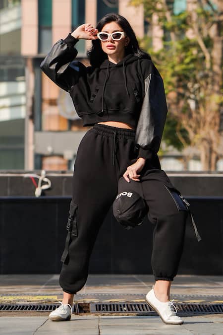 Buy_The Episode_Black Fleece Patchwork Halter Neck Cropped Hoodie And Joggers Set _Online_at_Aza_Fashions