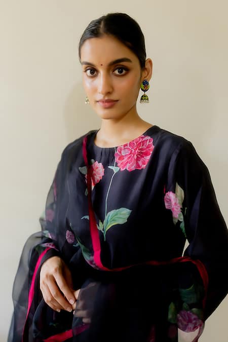 Juanita By Shubhda Black Chanderi Printed Dahlia Round Kurta Set Online at Aza Fashions Juanita By Shubhda_Black Chanderi Printed Dahlia Round Kurta Set_Online_at_Aza_Fashions