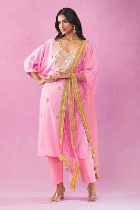 Kunwaraniritu Zardozi Embroidered Kurta Pant Set 