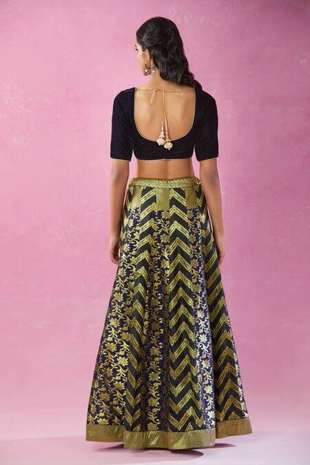 Kunwarani Ritu Floral Banarasi Pattern Lehenga Set 