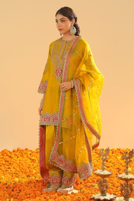 Buy Sheetal Batra Yellow Organza, Satin Sequins, Zari Mughal Bloom Embroidered Kurta Set Buy_Sheetal Batra_Yellow Organza, Satin Sequins, Zari Mughal Bloom Embroidered Kurta Set