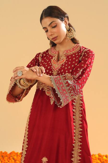 Buy_Sheetal Batra_Red , Organza Embroidery, Zari Split V-neck Kirandori Chauga Kurta Set 