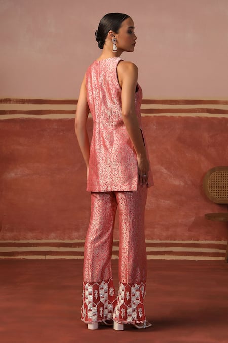 Shop Sabe Pink Brocade Pearls, Embroidery V-neck Floral Woven Kurta And Pant Set at Aza Fashions Shop_Sabe_Pink Brocade Pearls, Embroidery V-neck Floral Woven Kurta And Pant Set _at_Aza_Fashions