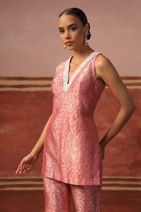 Buy Sabe Pink Brocade Pearls, Embroidery V-neck Floral Woven Kurta And Pant Set Online at Aza Fashions Buy_Sabe_Pink Brocade Pearls, Embroidery V-neck Floral Woven Kurta And Pant Set _Online_at_Aza_Fashions