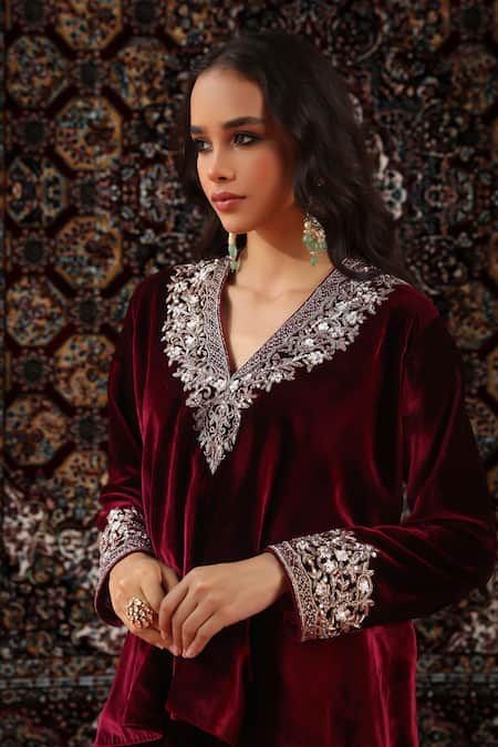 Sabe Wine Velvet Zari V-neck Zardozi Embroidered Kurta And Sharara Set Online at Aza Fashions Sabe_Wine Velvet Zari V-neck Zardozi Embroidered Kurta And Sharara Set _Online_at_Aza_Fashions