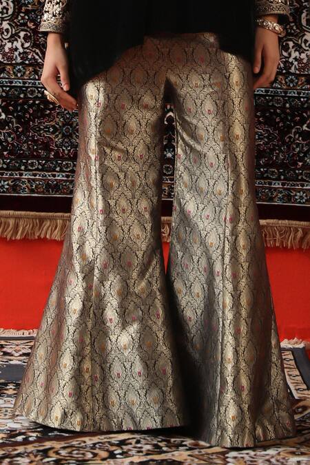 Sabe Black Velvet, Brocade Zari V-neck Zardozi Embroidered Kurta And Sharara Set Online at Aza Fashions Sabe_Black Velvet, Brocade Zari V-neck Zardozi Embroidered Kurta And Sharara Set _Online_at_Aza_Fashions