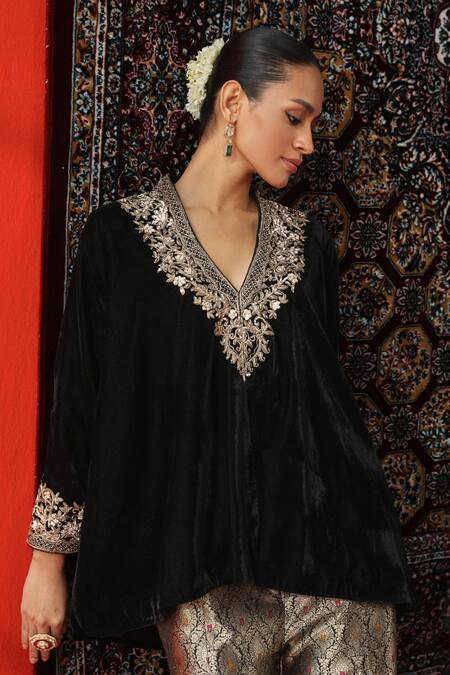 Shop Sabe Black Velvet, Brocade Zari V-neck Zardozi Embroidered Kurta And Sharara Set Online at Aza Fashions Shop_Sabe_Black Velvet, Brocade Zari V-neck Zardozi Embroidered Kurta And Sharara Set _Online_at_Aza_Fashions