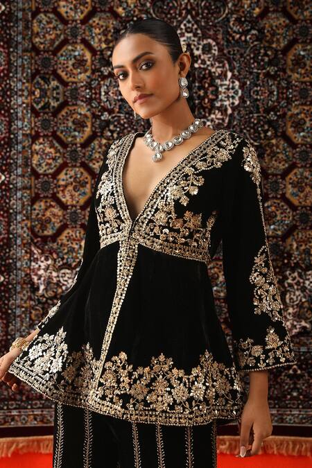 Shop_Sabe_Black Velvet Gota Patti, Zari, Embroidery Plunge Neck Floral Kurta Set _Online_at_Aza_Fashions