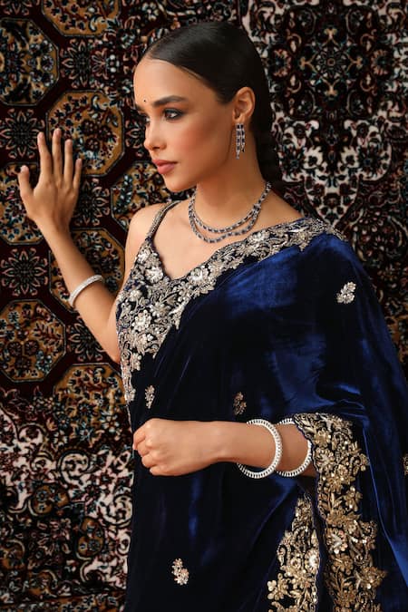 Sabe Blue Silk, Velvet Embroidery, Zari, Sequins Sweetheart Neck Floral Saree Set at Aza Fashions Sabe_Blue Silk, Velvet Embroidery, Zari, Sequins Sweetheart Neck Floral Saree Set _at_Aza_Fashions