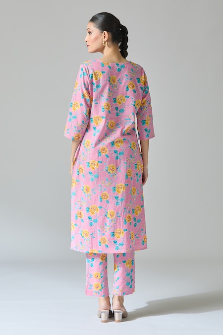 Shop Samyukta Singhania Peach Cotton, Kota Doria Embroidery V-neck Bloom Print Kurta Set at Aza Fashions Shop_Samyukta Singhania_Peach Cotton, Kota Doria Embroidery V-neck Bloom Print Kurta Set _at_Aza_Fashions