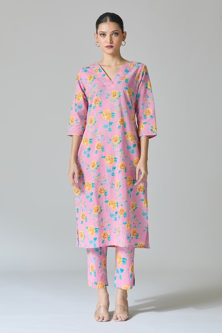 Shop Samyukta Singhania Peach Cotton, Kota Doria Embroidery V-neck Bloom Print Kurta Set Shop_Samyukta Singhania_Peach Cotton, Kota Doria Embroidery V-neck Bloom Print Kurta Set