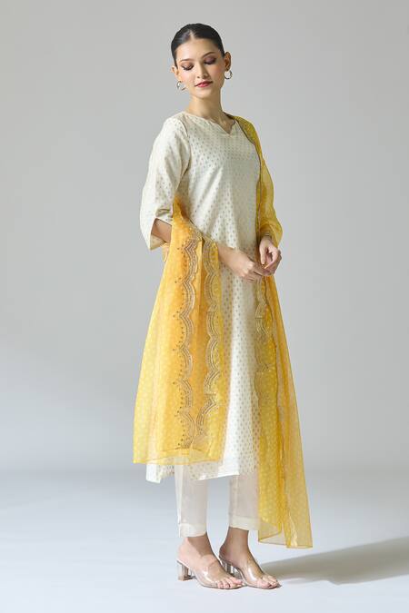 Buy_Samyukta Singhania_White Chanderi Embroidery Round Neck Prism Embellished Kurta Set_Online_at_Aza_Fashions