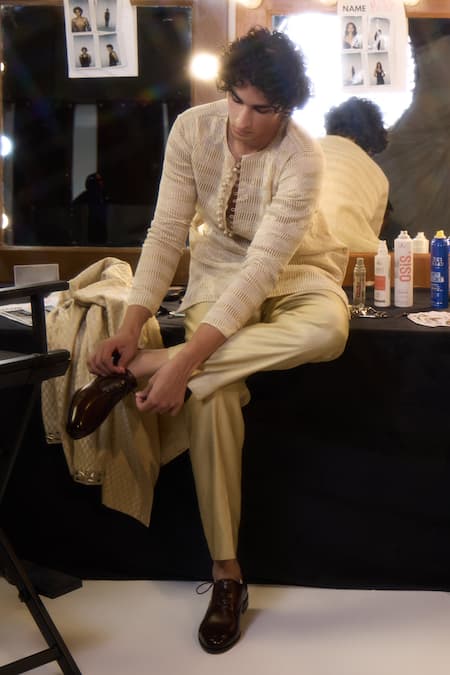 Twenty Nine_Beige Chanderi Embroidery Zari Kurta And Pant Set _Online_at_Aza_Fashions