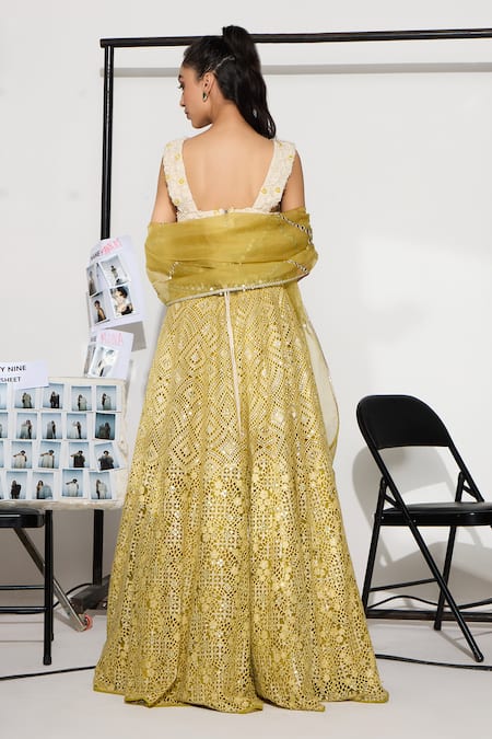 Shop Twenty Nine Ivory Chanderi Fabric Flowers V-neck 3d Floral Hand Embroidered Bustier at Aza Fashions Shop_Twenty Nine_Ivory Chanderi Fabric Flowers V-neck 3d Floral Hand Embroidered Bustier _at_Aza_Fashions