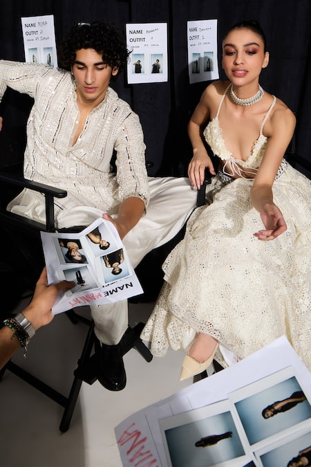 Twenty Nine_Ivory Chanderi Fabric Flowers Plunge Neck 3d Floral Applique Bralette _Online_at_Aza_Fashions