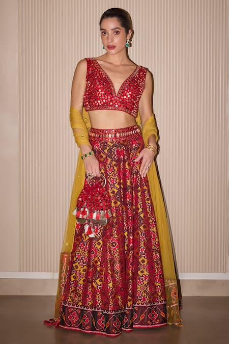 Twenty Nine Yellow Tulle Mirrors Floral Patola Border Work Dupatta Online at Aza Fashions Twenty Nine_Yellow Tulle Mirrors Floral Patola Border Work Dupatta _Online_at_Aza_Fashions