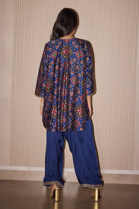Shop Twenty Nine Blue Silk Embroidery Split V-neck Patola Weave Kurta Set at Aza Fashions Shop_Twenty Nine_Blue Silk Embroidery Split V-neck Patola Weave Kurta Set _at_Aza_Fashions