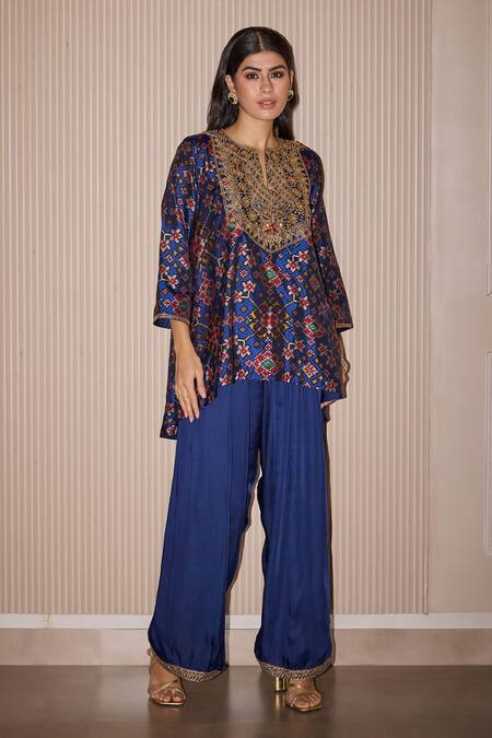 Twenty Nine Blue Silk Embroidery Split V-neck Patola Weave Kurta Set Online at Aza Fashions Twenty Nine_Blue Silk Embroidery Split V-neck Patola Weave Kurta Set _Online_at_Aza_Fashions