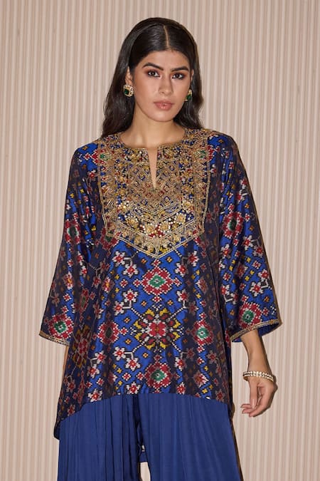 Shop Twenty Nine Blue Silk Embroidery Split V-neck Patola Weave Kurta Set Online at Aza Fashions Shop_Twenty Nine_Blue Silk Embroidery Split V-neck Patola Weave Kurta Set _Online_at_Aza_Fashions
