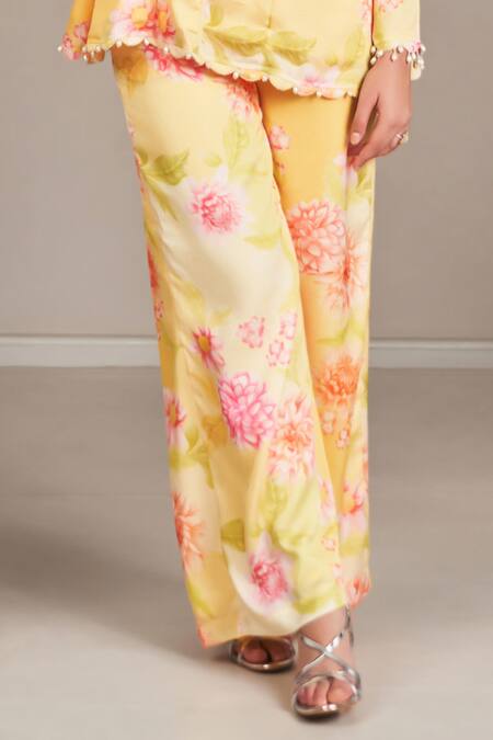 Sammohi By Moksha And Hiral_Yellow Modal, Satin Pearls V-neck Floral Printed Kurta And Pant Set _Online_at_Aza_Fashions