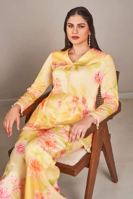 Buy_Sammohi By Moksha And Hiral_Yellow Modal, Satin Pearls V-neck Floral Printed Kurta And Pant Set _Online_at_Aza_Fashions