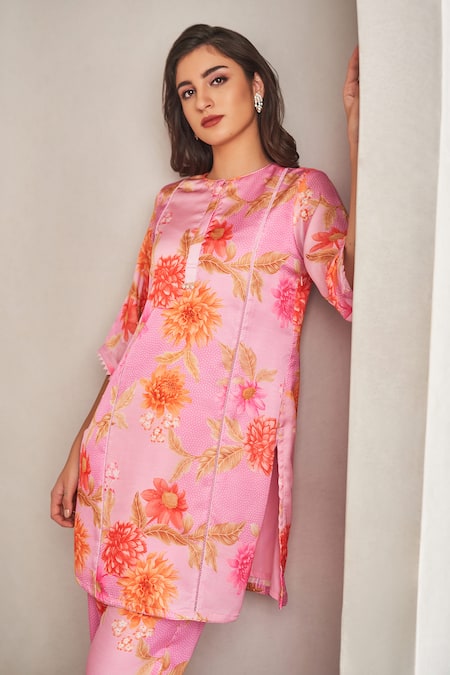 Buy_Sammohi By Moksha And Hiral_Pink Modal, Satin Round Neck Floral Printed Kurta Set _Online_at_Aza_Fashions