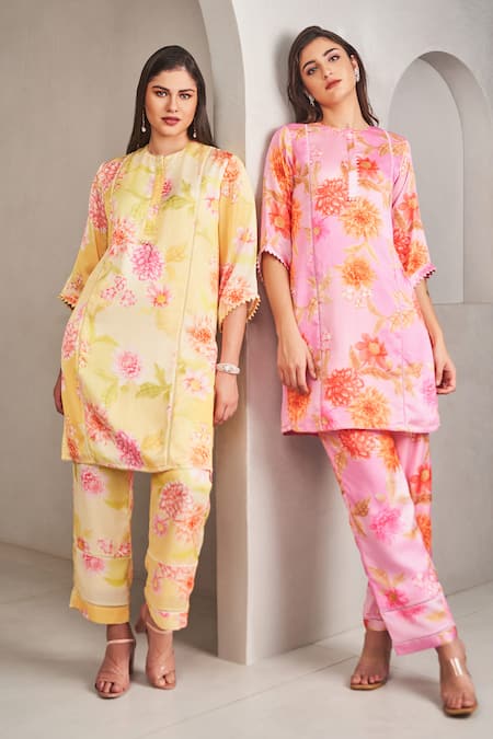 Sammohi By Moksha And Hiral_Yellow Modal Round Neck Floral Print Kurta And Pant Set _Online_at_Aza_Fashions