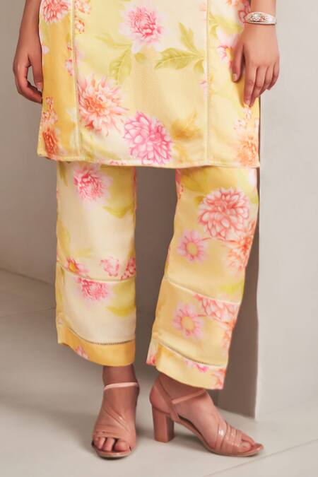 Buy_Sammohi By Moksha And Hiral_Yellow Modal Round Neck Floral Print Kurta And Pant Set _Online_at_Aza_Fashions