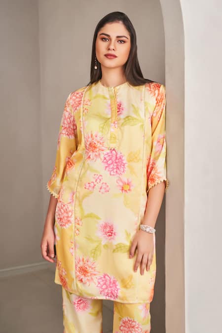 Sammohi By Moksha And Hiral_Yellow Modal Round Neck Floral Print Kurta And Pant Set _at_Aza_Fashions