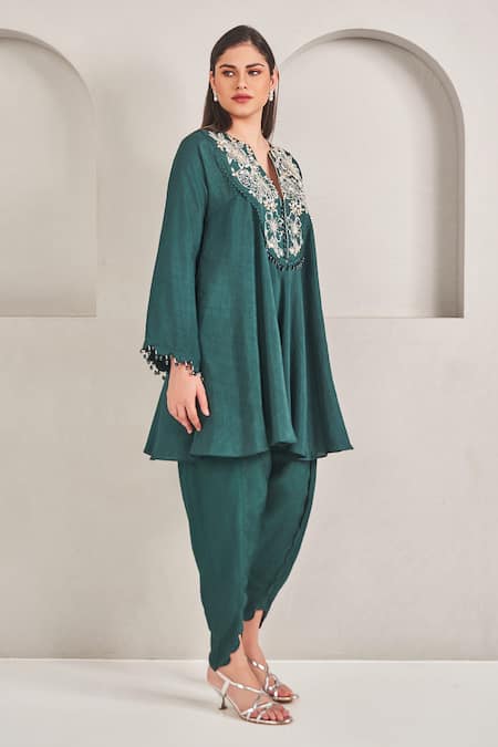 Sammohi By Moksha And Hiral_Green Silk Pearls, Sequins Collared Floral Embroidered Tunic And Tulip Pant Set _Online_at_Aza_Fashions