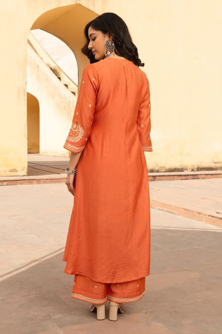 ASRUMO_Orange Chanderi Embroidery Split V-neck Ditsy Bloom Kurta Set _Online_at_Aza_Fashions