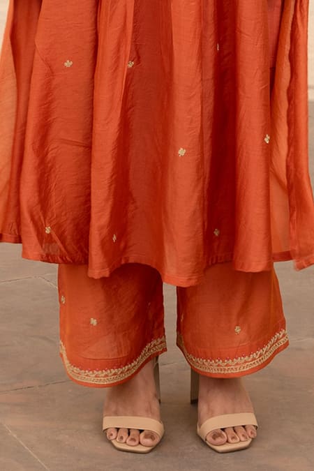 Buy_ASRUMO_Orange Chanderi Embroidery Split V-neck Ditsy Bloom Kurta Set _Online_at_Aza_Fashions