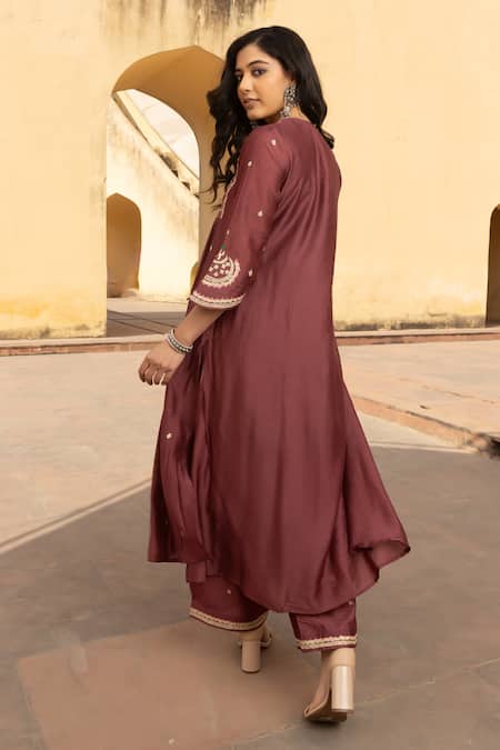 ASRUMO_Wine Chanderi Embroidery Split V-neck Ditsy Blossom Kurta Set _at_Aza_Fashions